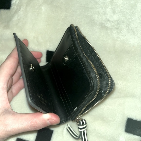 Kate Spade Wallet - Picture 9 of 9